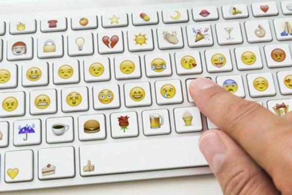 Emojiler Kelimeleri Tüketiyor mu?